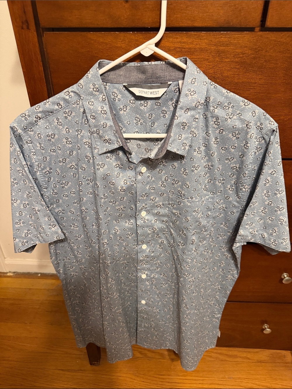 Departwest Men's Light Blue Short-Sleeve Floral Button-Down Shirt